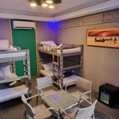 Papabo Backpackers Mactan